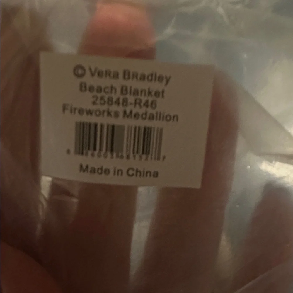 Vera Bradley Beach Blanket Fireworks Medallion 64”x 64” nwt $79 carry strap
